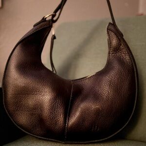 Portland Leather Large Nora Black Pebbled Leather Shoulder Bag